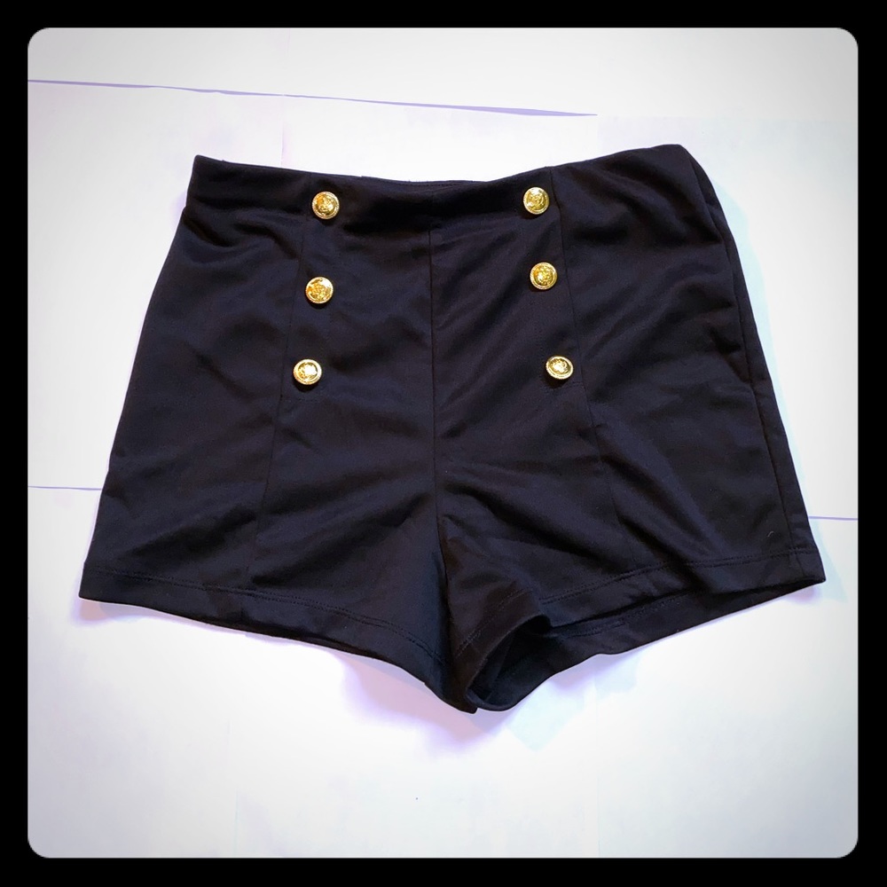 Forever 21 Black Buttoned Shorts